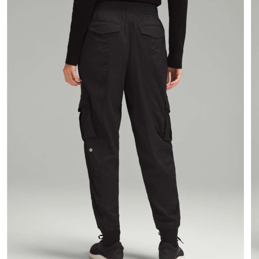 SOLD LULULEMON Dance Studio Relaxed-Fit Mid-Rise Cargo Jogger - large - Picture 2 of 2